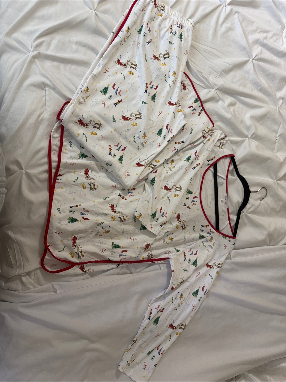 Lake Womens White Holiday Print Pajama Set with Red Trim
